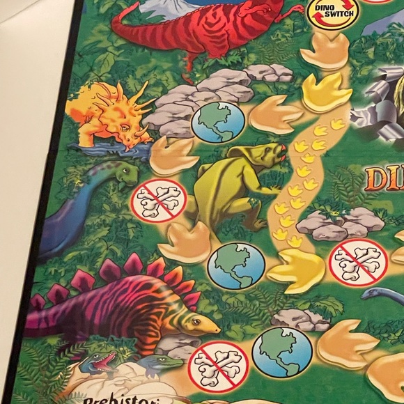 BRIARPATCH Dinosaurs Extinct?  Dinosaur Survival Board Game 2006 - Picture 4 of 9